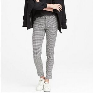 Banana Republic Sloan Fit Houndstooth Ankle Pants | Black & White | Size 0